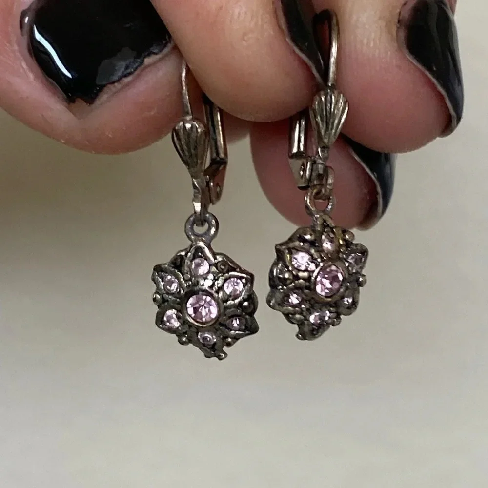Simple sweet little flower with pink and clear crystal earrings